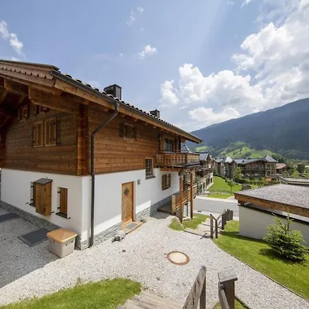 Gruenerstein Jungbrunnen Alpehytte Bramberg am Wildkogel